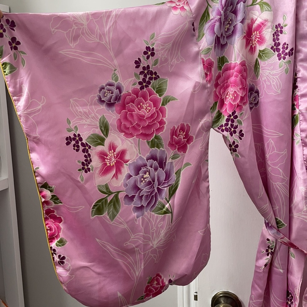 Kimono Style Robe - Picture 4 of 6